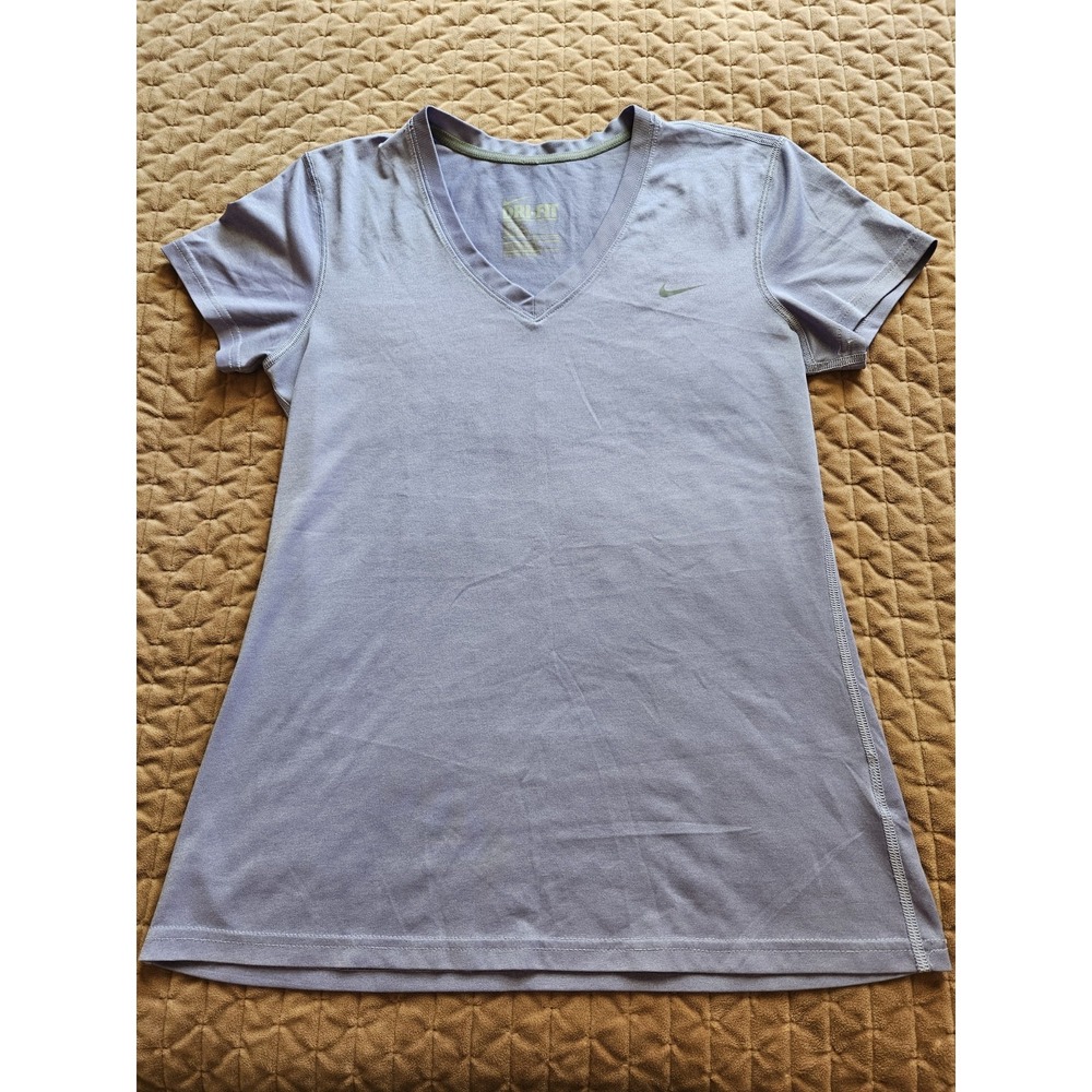 Nike Dri-Fit Women's Purple Short Sleeve V-Neck Activewear Top T-Shirt, Size Med